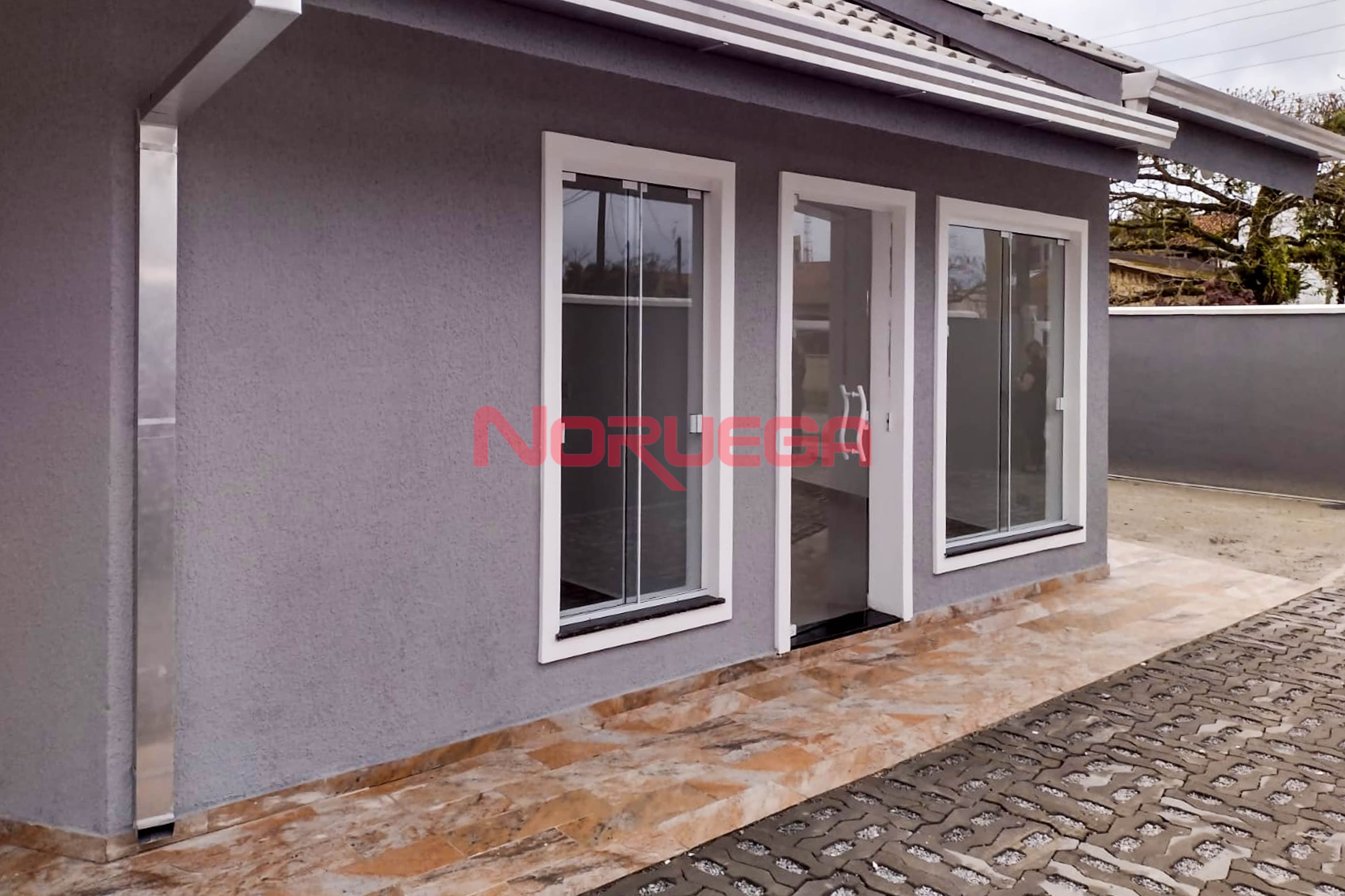 Casa à venda em Pontal do Paraná-PR, no Leblon: 2 quartos, sala, banheiro, garagem e 52,03m²!